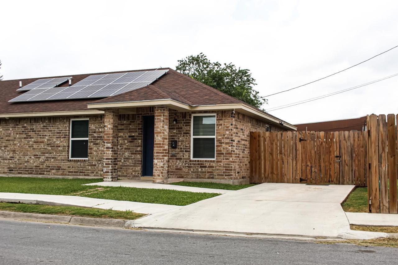 Casa Roble. Downtown Brownsville Buitenkant foto
